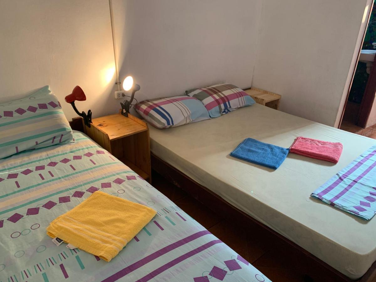 Litt Iguazu Hostal Puerto Iguazu Bagian luar foto